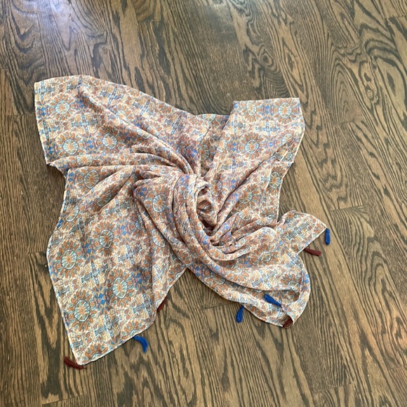 NWOT large tasseled scarf - Picture 2 of 6